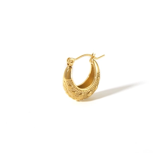 Detailed view of 18K gold plated U-shaped earring with elegant textured finish and glossy surface