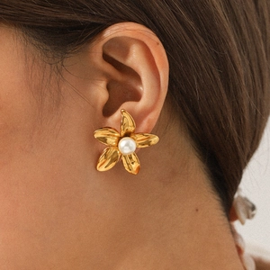Vintage Flower Earrings 18K Gold Plated Stainless Steel With Artificial Pearl Floral Studs Elegant Jewelry For Women