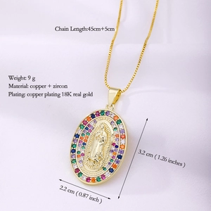 Détail du pendentif Vierge Marie plaqué or 18 carats avec zircons colorés et chaîne
