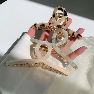 Large Hair Claw Clip Acetate Resin Marble Tortoiseshell Pattern Alloy Spring French Retro Hair Accessory For Women