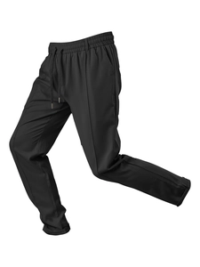 Detail des schwarzen elastischen Kordelzugbundes an der lässigen Herren-Twillhose