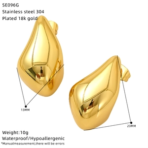 Dimensions des boucles d'oreilles goutte en acier inoxydable plaqué or 18k