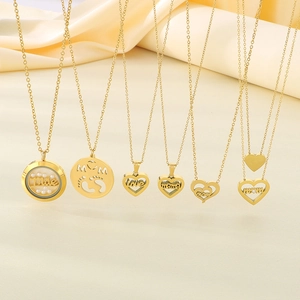 Colliers en plaqué or 18K avec pendentifs cœur et MOM pour femmes sur soie beige