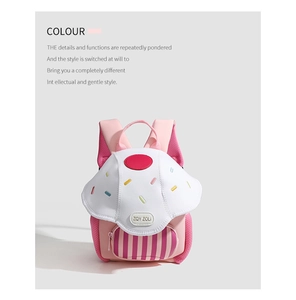 Detail of a pink cupcake-shaped kids backpack with breathable mesh and ZOY ZOLI logo