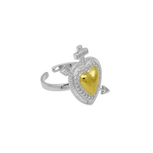 Detail eines silbernen offenen Rings mit goldenem Herz, Kreuz und Zirkon-Besatz