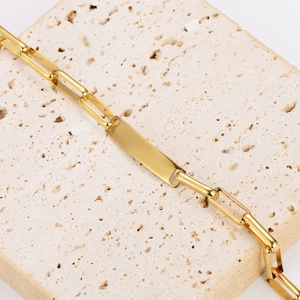 Goldenes Edelstahl-Armband mit Büroklammerkette und poliertem rechteckigem Anhänger
