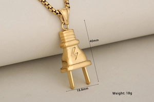 Detailed macro view showing a 40mm golden plug pendant with height and weight dimensions