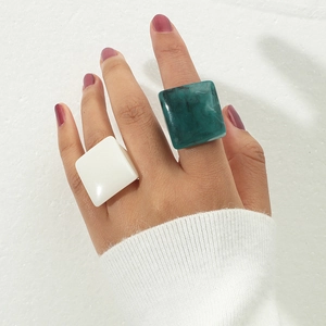 Chunky Square Acrylic Rings Vintage Marbled Green And White Geometric Statement Resin Finger Jewelry For Women