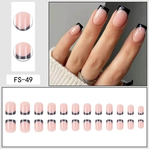 Set di unghie finte French nere classiche con base rosa naturale e forma quadrata
