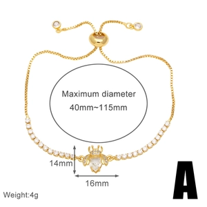 Makroansicht des verstellbaren Gold-Bienenarmbands mit weißen Zirkonia und Box-Kettendetail