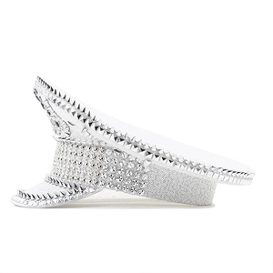 Casquette de capitaine blanche à strass avec paillettes argentées pour fêtes chic