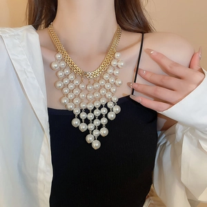 Collier Multi Rangs À Glands Cuivre Ton Or Imitation Künstliche Perle Lettre M Bijoux De Déclaration Exagérés Pour Femmes
