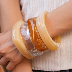 Harz Armreif Armband Geometrisch Unregelmäßig Dick Klobig Quadratisch Rund Marmor Textur Bernstein Transparent Damen