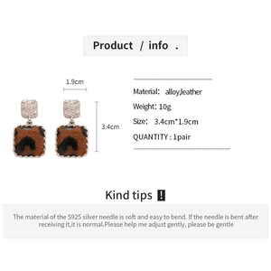 Detailed size and material chart for square leopard print faux leather earrings with silver needles