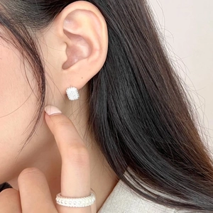 Elegant 925 sterling silver square zircon stud earrings with a white textured band ring