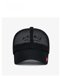 Detail of breathable mesh fabric on black baseball cap with AKUBIZ brand logo embroidery