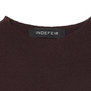 Slim fit dark coffee crew neck long sleeve knitted top for women with soft texture