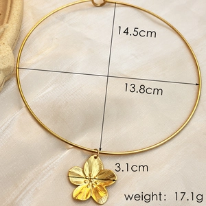 Collana girocollo in acciaio inossidabile con ciondolo fiore 18K e dimensioni di 14,5cm