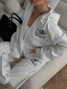 Ensemble sweat à capuche zippé gris et pantalon avec broderie Private Club