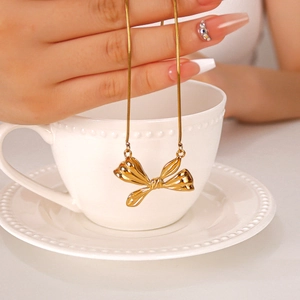 Elegant Bowknot Pendant Necklace For Women 18K Gold Plated Stainless Steel Snake Chain Ins Style Minimalist Jewelry
