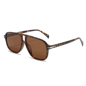 Κλασικά γυαλιά ηλίου aviator ταρταρούγα με καφέ φακούς και χρυσές μεταλλικές λεπτομέρειες