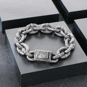 Rugged retro punk hammered link chain bracelet made of 316L stainless steel for men
