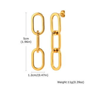 Goldene Edelstahl Ohrringe in geometrischer Kette mit Maßen und Gewichtsangaben