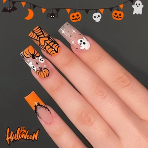 Halloween Kunstnägel mit Kürbis-, Spinnennetz- und Geist-Motiven auf langen quadratischen Nägeln