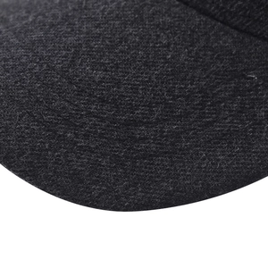Detalle macro del tejido de algodón cepillado negro de alta calidad de una gorra