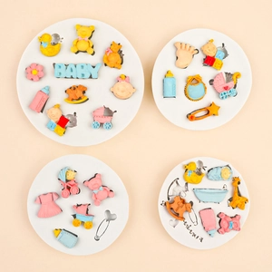4-delige baby siliconen mallenset met beer, fles en kinderwagen voor fondant taartdecoratie