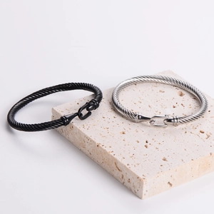 Bracciali da uomo in acciaio inossidabile da 5mm intrecciati in argento e nero opaco