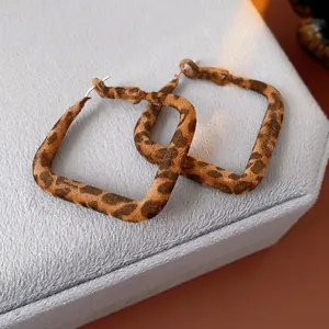 Boucles d'oreilles carrées rétro à motif léopard en tissu avec tiges en argent