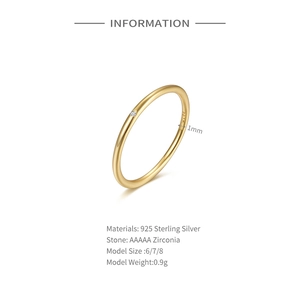 Detail of 1mm gold S925 silver ring band with high-quality AAAAA zirconia stone