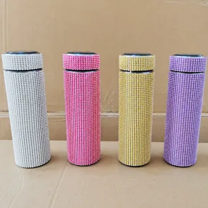 Glitzernde Thermoskanne aus Edelstahl mit Strass und smarter LED-Temperaturanzeige