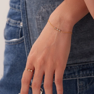 Bracelet chaîne fine en acier inoxydable plaqué or 18K avec zircons poire élégants