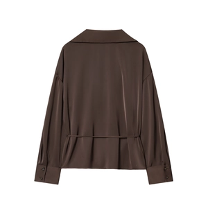 Chemisier femme en satin marron foncé à manches longues avec col à revers et ceinture
