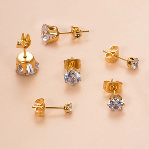 Klassisches Set aus goldfarbenen Edelstahl-Ohrsteckern mit Zirkonia in versch. Größen
