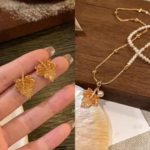 Collier Pendentif Feuille D érable Et Boucles D oreilles Alliage Plaqué Or 18K Zircon Imitation Künstliche Perle Tige En Argent