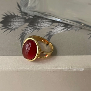 Anello in argento 925 placcato oro stile francese con grande agata rossa ovale incastonata