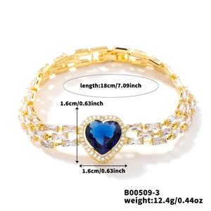 Detail shot of heart-shaped blue zircon bracelet with 18cm length and weight specifications