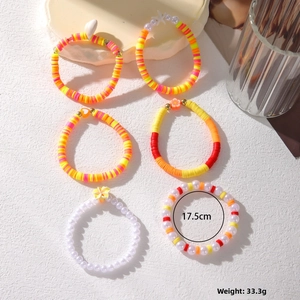 Detailed set of 6 colorful beaded bracelets with shells, flowers, and 17.5cm elastic band