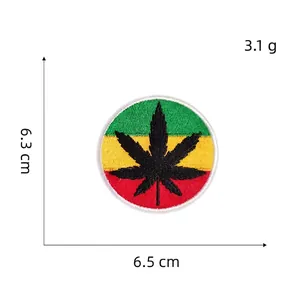 Toppa ricamata foglia di cannabis con colori Rasta verde giallo rosso, 6,3cm x 6,5cm