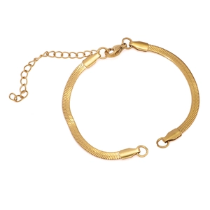 Bracciale a catena piatta a serpente dorata con chiusura a moschettone e catenella