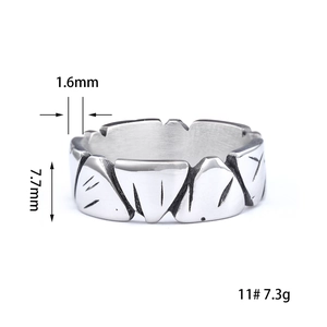 Detail shot showing 7.7mm width and 1.6mm thickness of vintage Celtic pattern ring