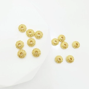 Perles d'espacement lotus plaquées or 18 carats pour bijoux DIY avec relief floral