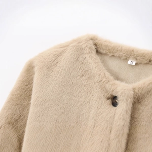 Veste courte chic en fausse fourrure beige pour femme avec texture peluche douce en taille S