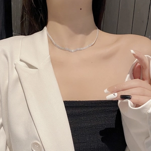 Sparkling S925 sterling silver multi-layered choker necklace for a minimalist style