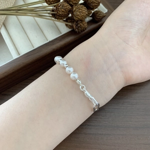 Elegant 925 sterling silver pearl bracelet with geometric irregular clasp for women