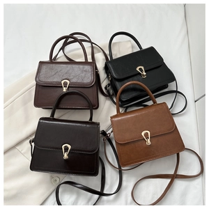 Vintage Shoulder Bag PU Leather Elegant Crossbody Handbag With Gold Buckle Flap Retro Style For Women Daily Use