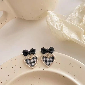 Elegant S925 silver stud earrings with black bow and checkered heart pearl drop